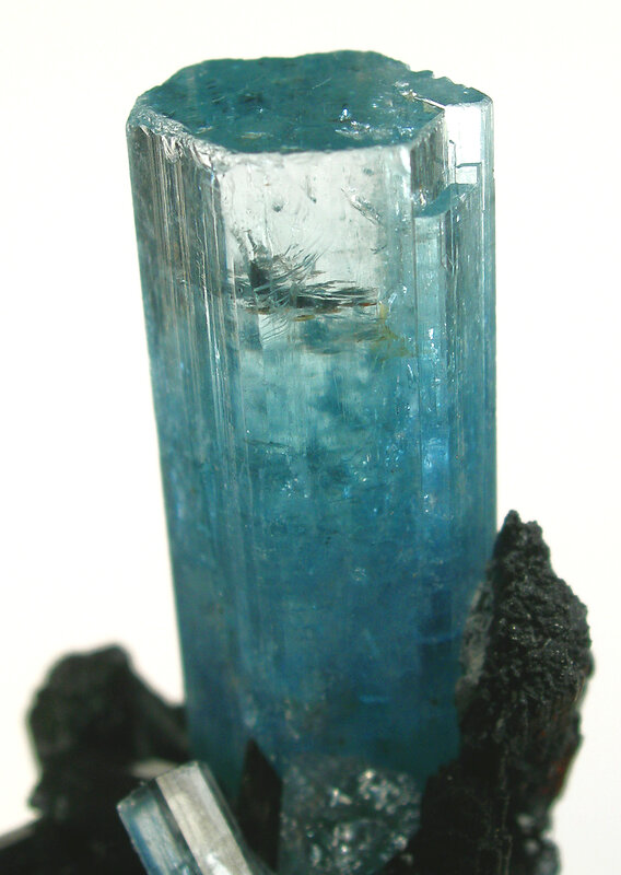 blue beryl crystal