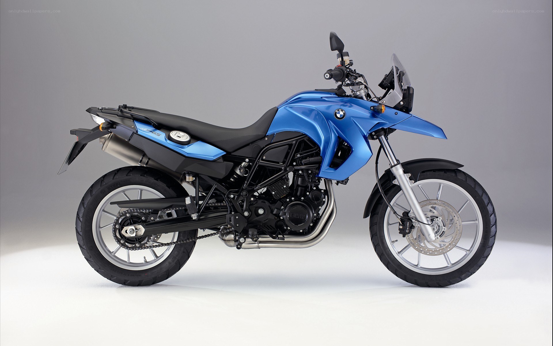 blue bmw adventure motorcycle