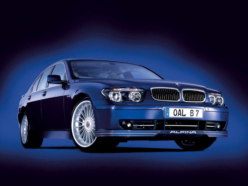 Blue BMW Alpina B7 — Dramatic