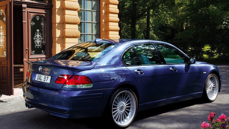 Blue BMW Alpina B7 parked