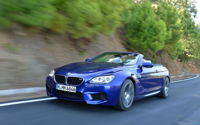 Blue Bmw Convertible — Dynamic
