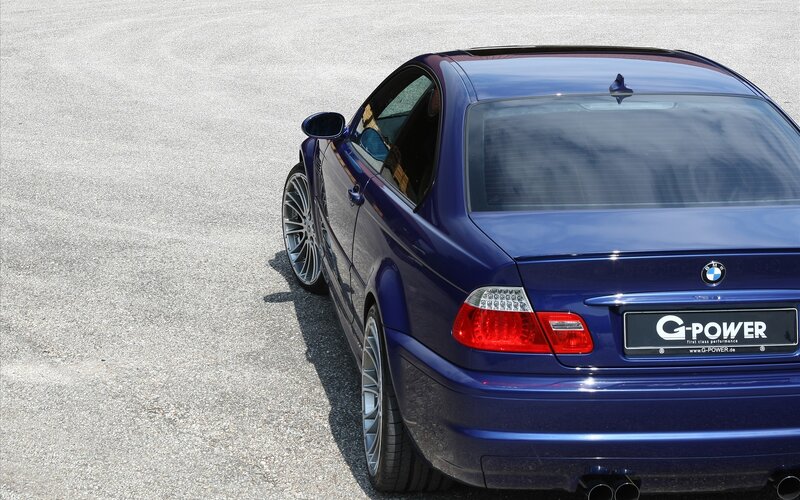 Blue BMW Coupe — Neutral