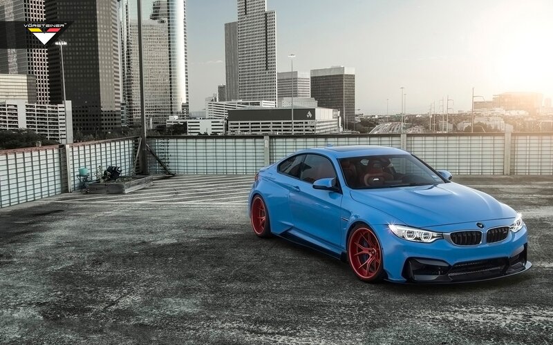 Blue Bmw M4 Coupe — Dramatic