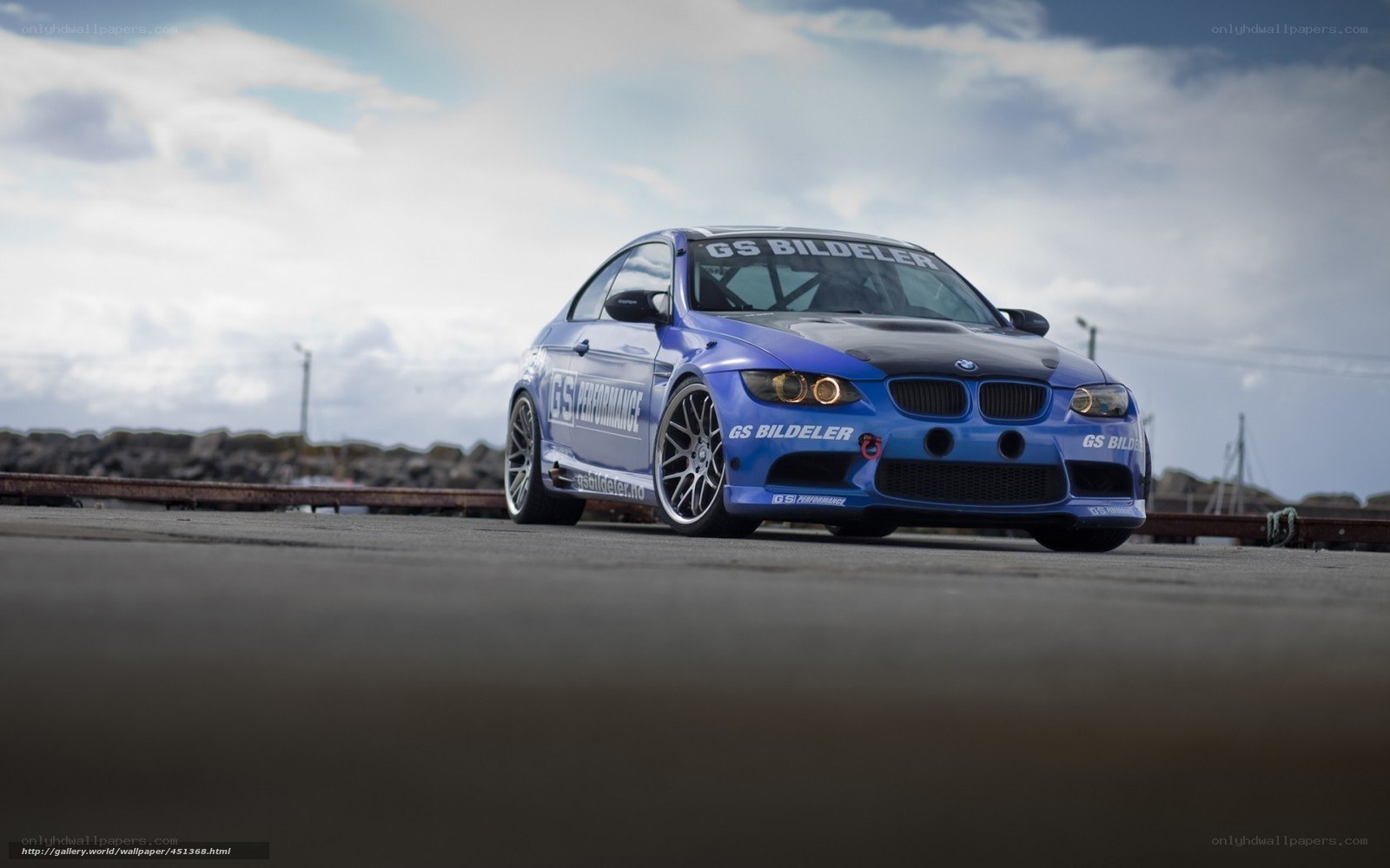 blue bmw race car