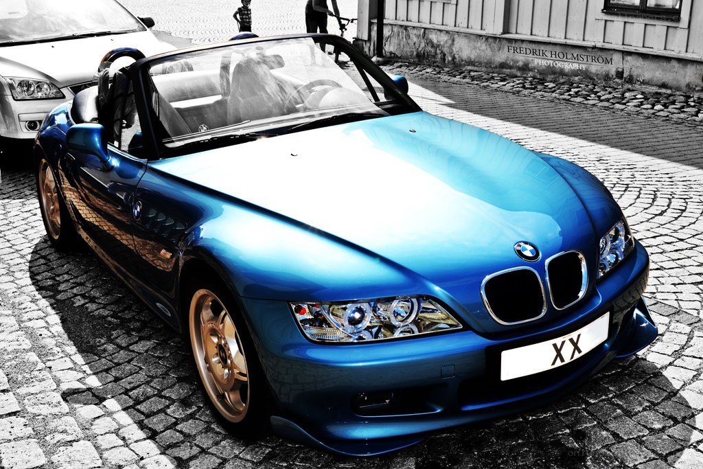 Blue BMW Z3 Roadster
