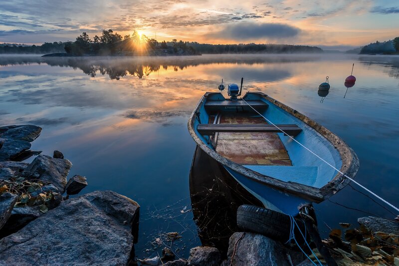Blue Boat on Lake — Serene, Sunrise