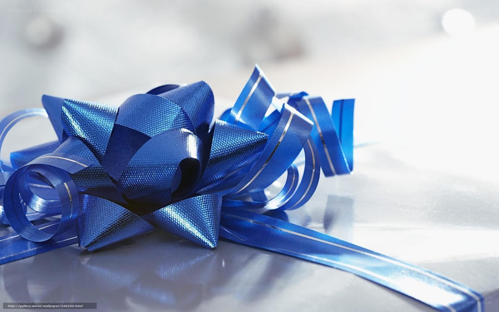 Blue bow on gift box