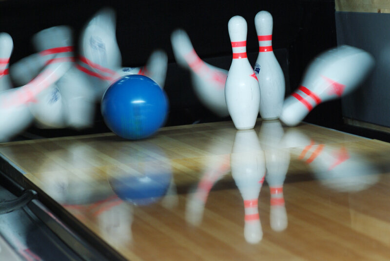 Blue Bowling Ball and Pins — Dynamic