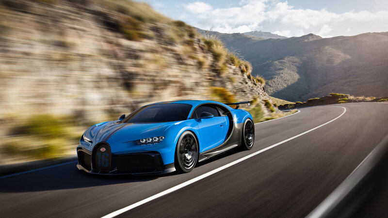 Blue Bugatti Chiron — Dynamic, Afternoon, Photograph