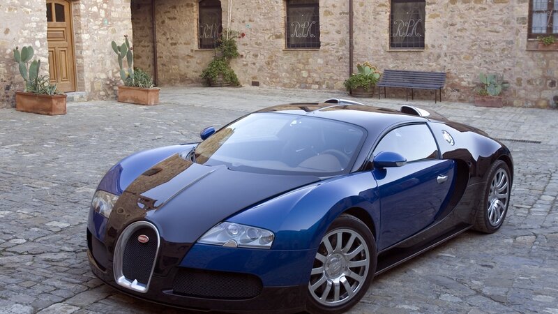 Blue Bugatti Veyron — Serene