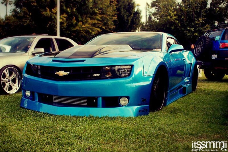 blue camaro at car show