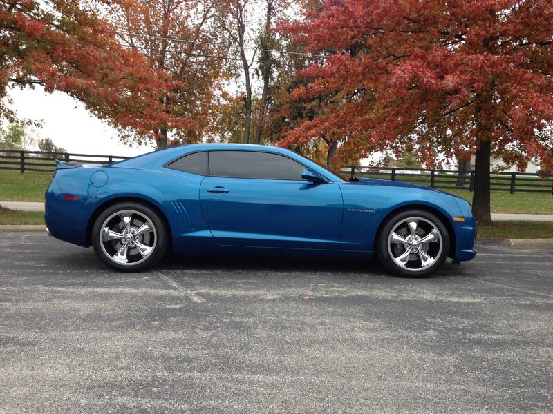 Blue Camaro Car — Calm, Autumn