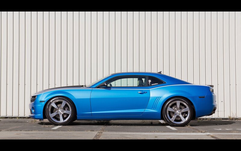 blue camaro sports car
