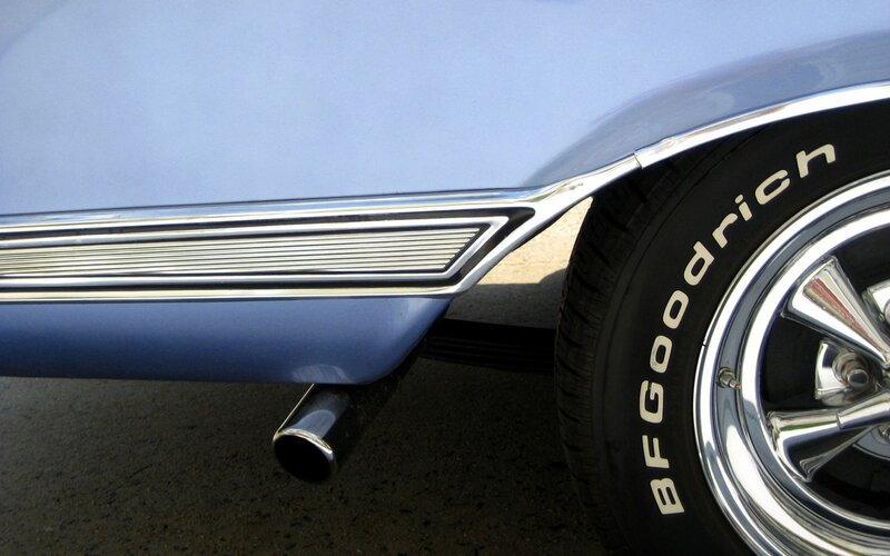 Blue Car Rear Wheel — Neutral