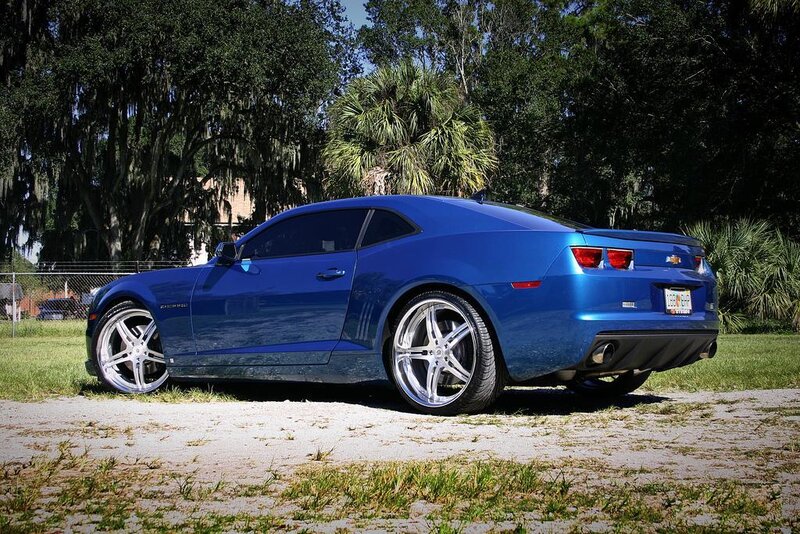 Blue Chevrolet Camaro parked outdoors