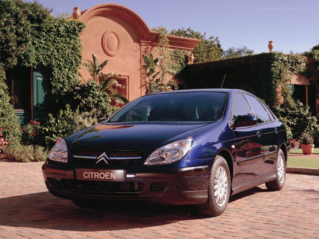 Blue Citroën C5 sedan