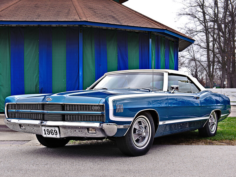Blue Classic Car — Calm, Autumn, Photograph, Building
