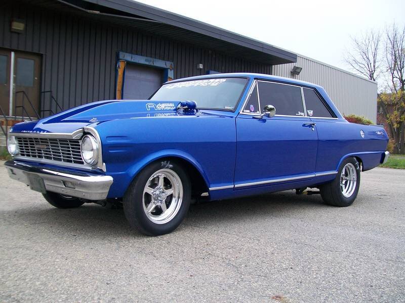 Blue Classic Car — Calm, Autumn