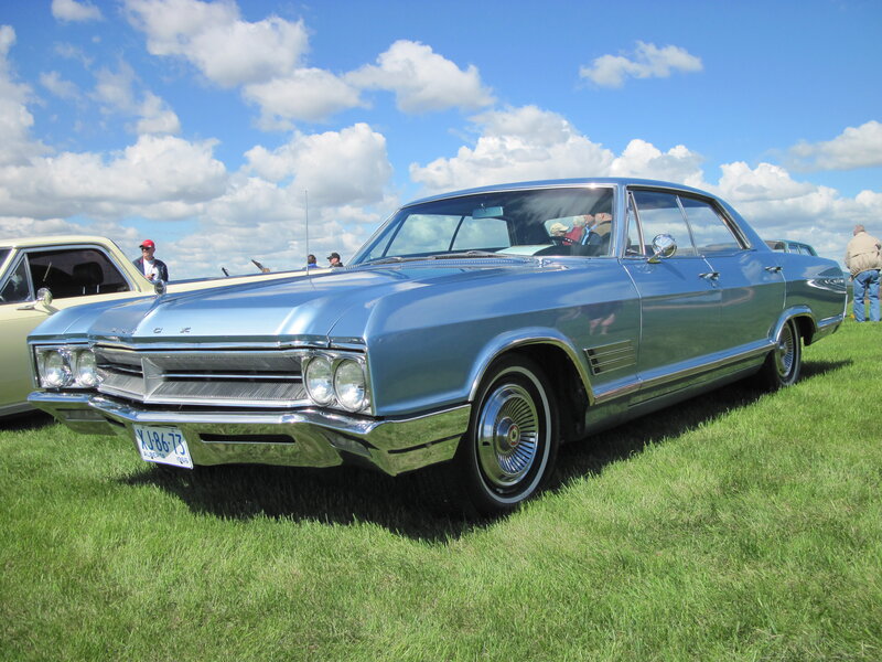 Blue Classic Car — Green
