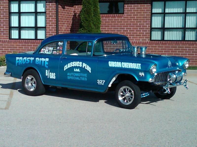 Blue Classic Car — Showcase, Daytime