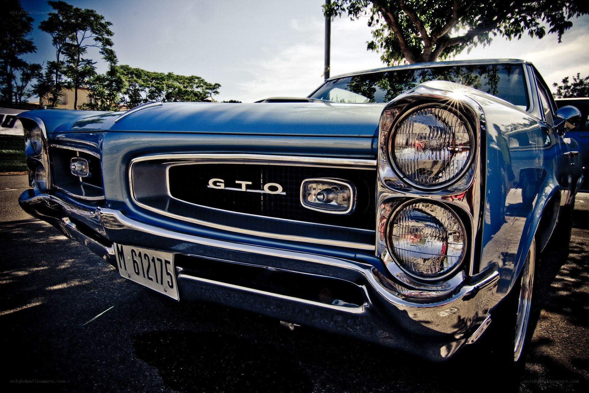Blue classic GTO car