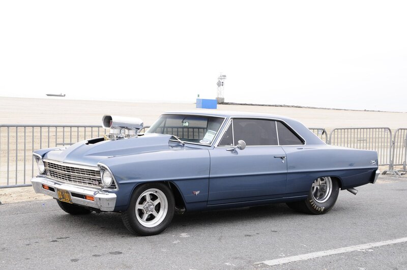 Blue Classic Muscle Car — Calm, Photograph, Beach