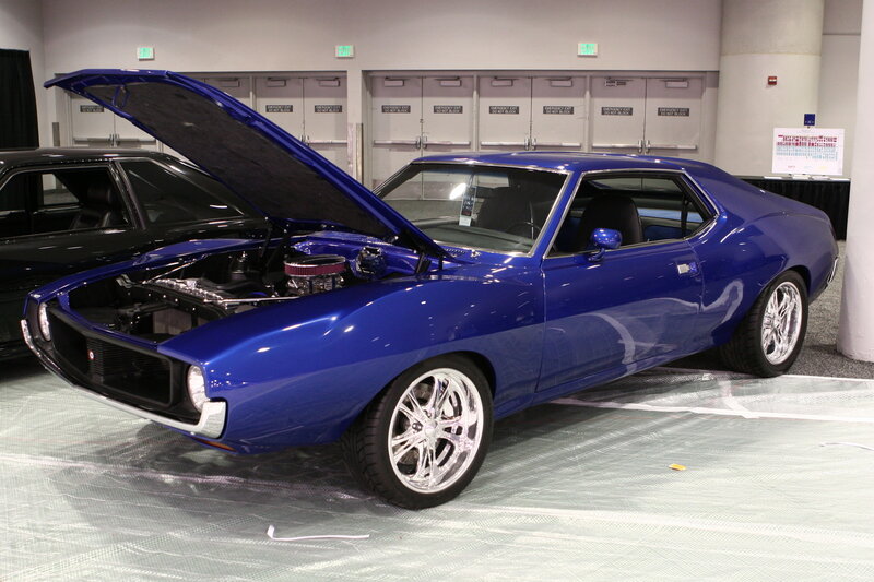 Blue Classic Muscle Car — Neutral