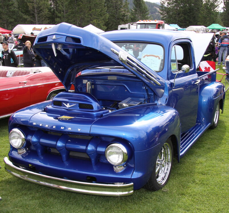 Blue Classic Pickup Truck — Outdoor