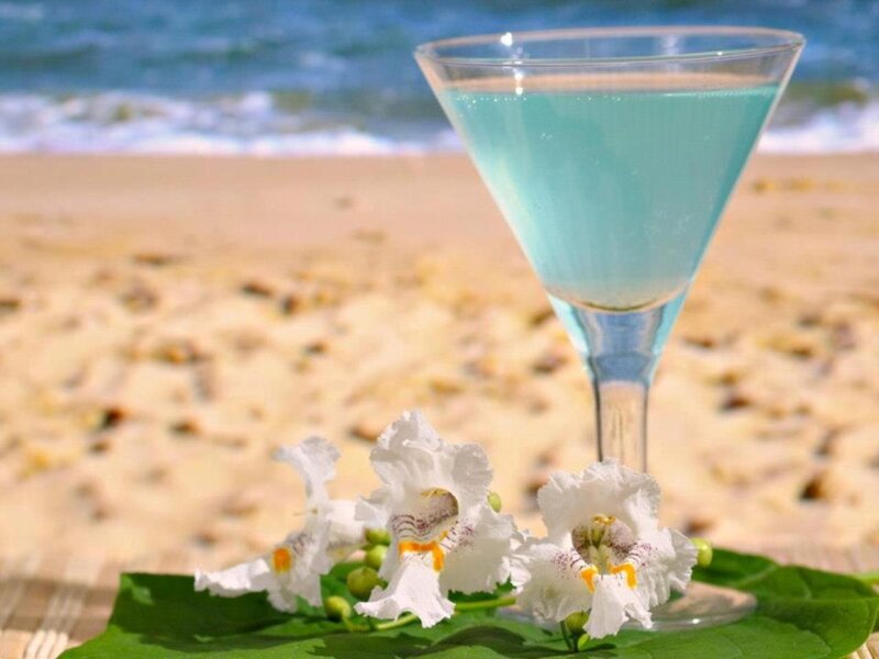 Blue Cocktail on Beach — Relaxed, Afternoon