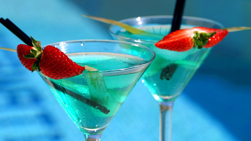Blue Cocktails with Strawberries — Refreshing