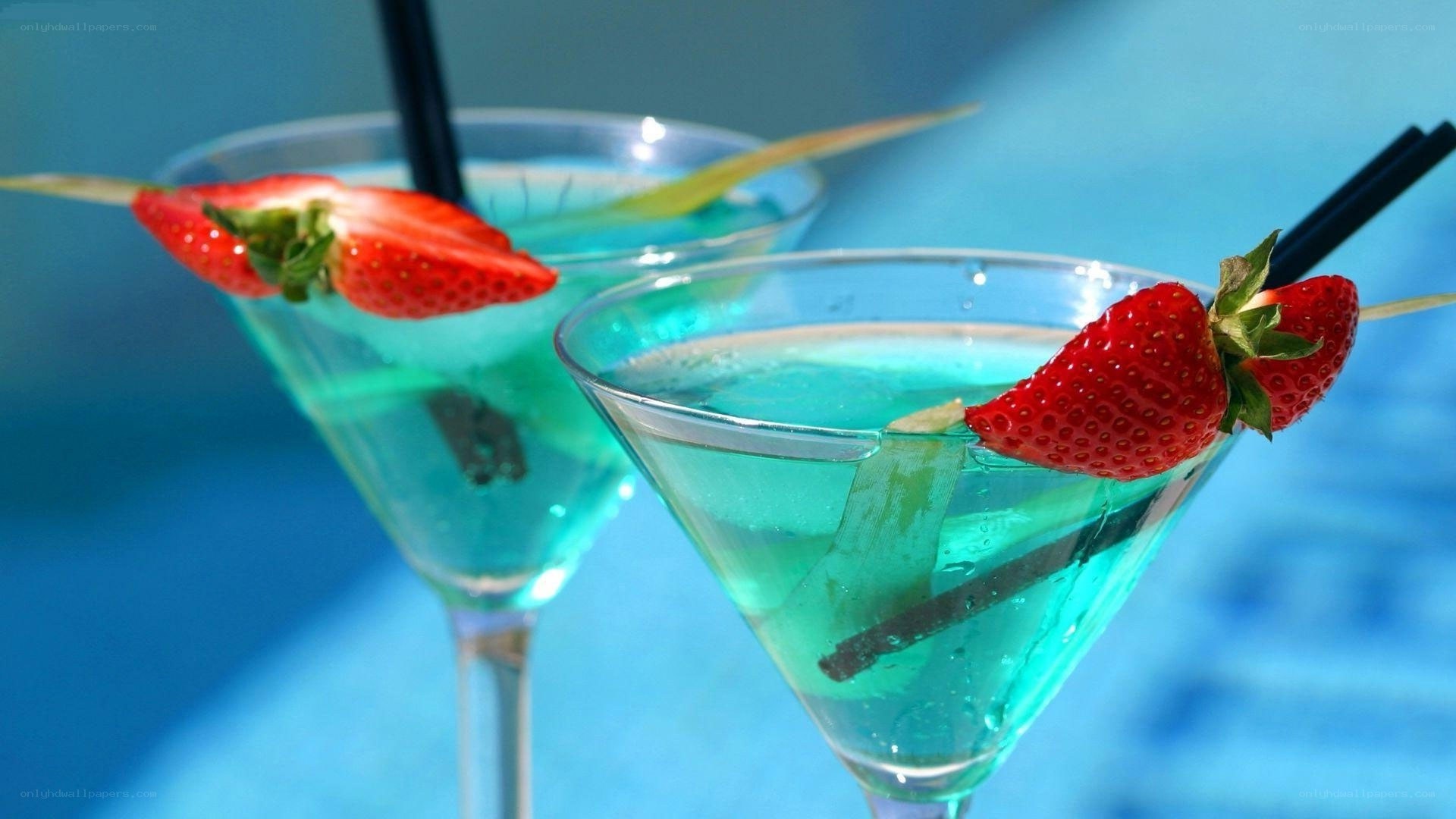 Blue cocktails with strawberries