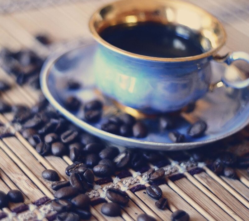 Blue Coffee Cup with Beans — Calm, Photograph