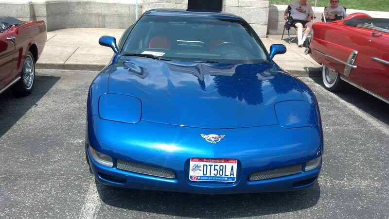 Blue Corvette C5 — Calm