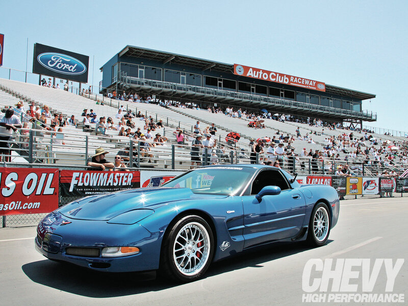 Blue Corvette C5 — Outdoor