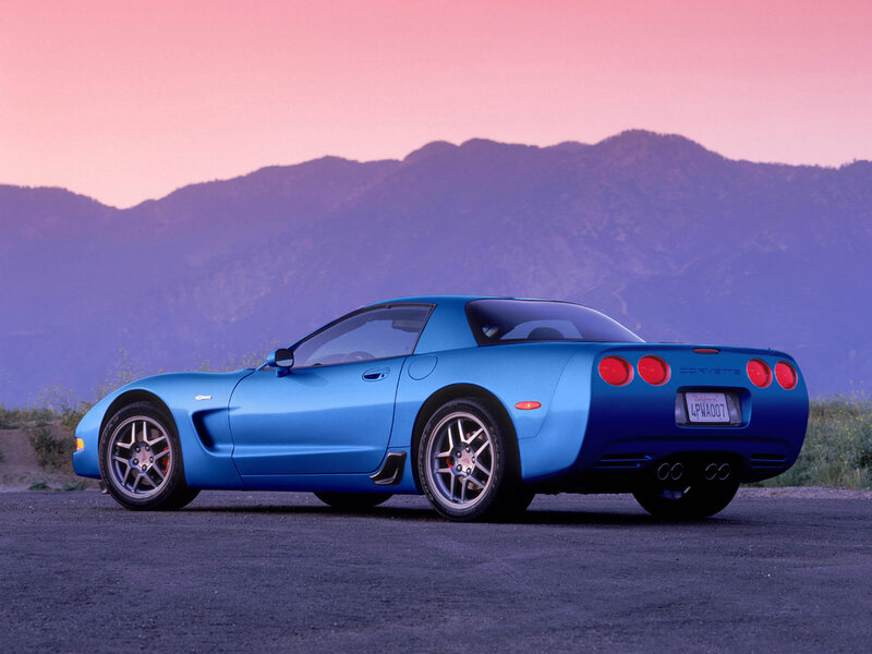 Blue Corvette C5 — Serene