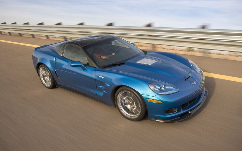 Blue Corvette Zr1 — Dynamic