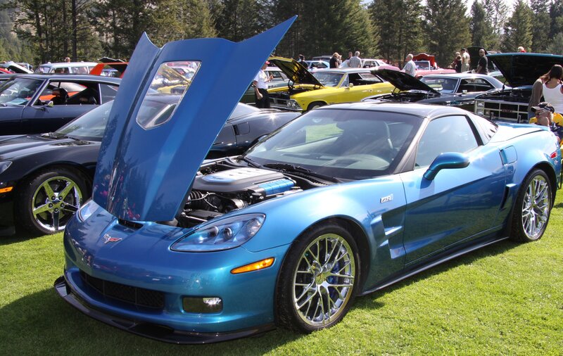 Blue Corvette Zr1 — Outdoor