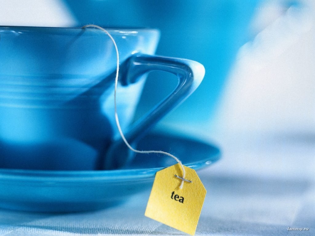 blue cup with tea tag