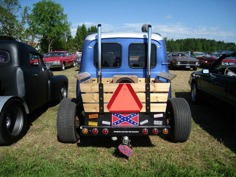 Blue Custom Truck — Outdoor