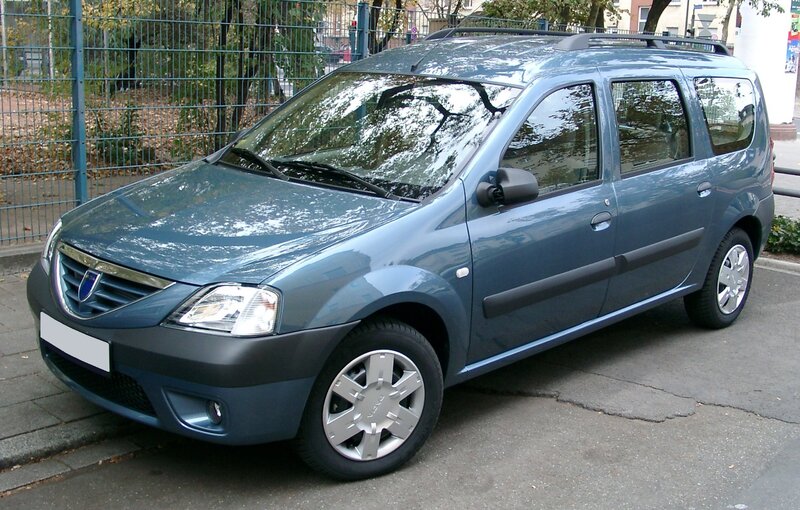 Blue Dacia Sandero Stepway