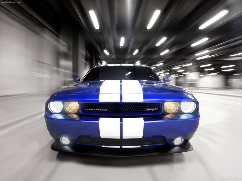 Blue Dodge Challenger — Dynamic
