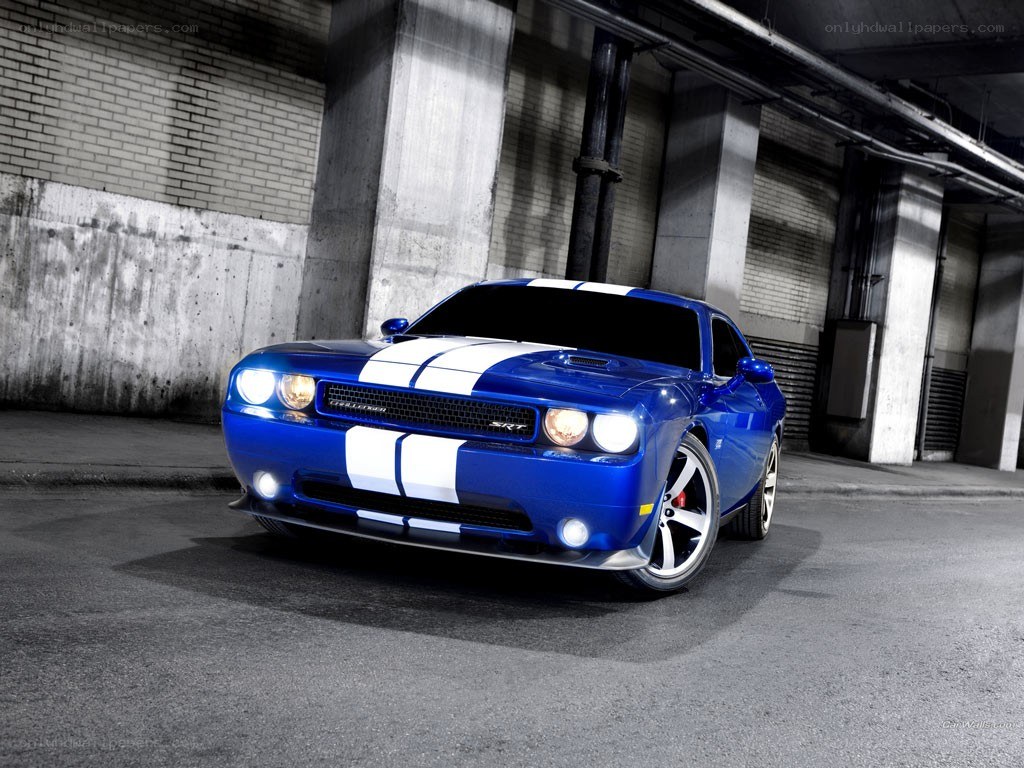 Blue Dodge Challenger SRT8