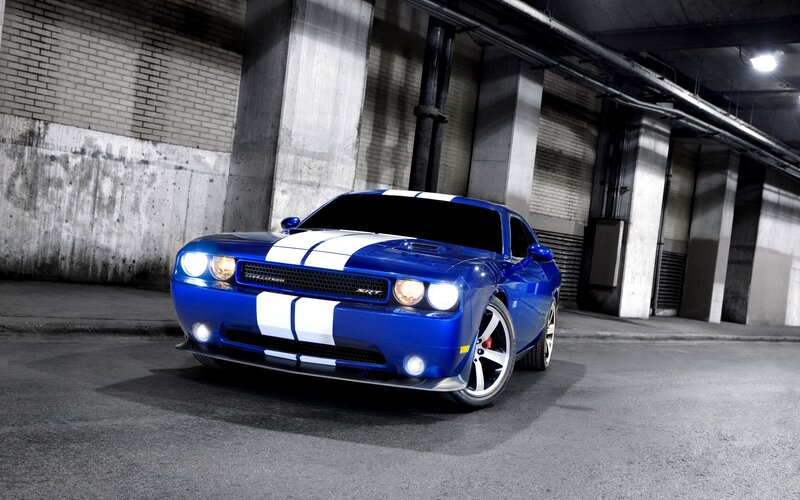 Blue Dodge Challenger SRT8