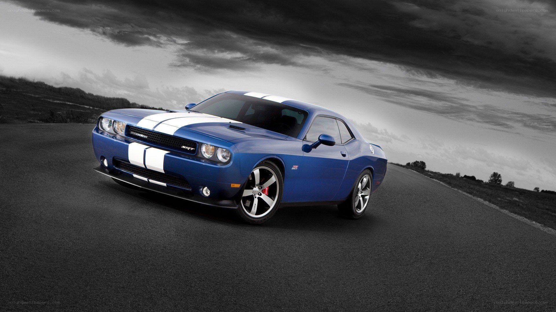 blue dodge challenger srt8