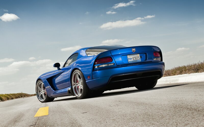 blue dodge viper sports car
