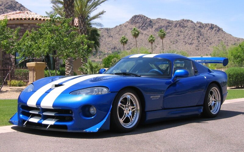 blue dodge viper sports car