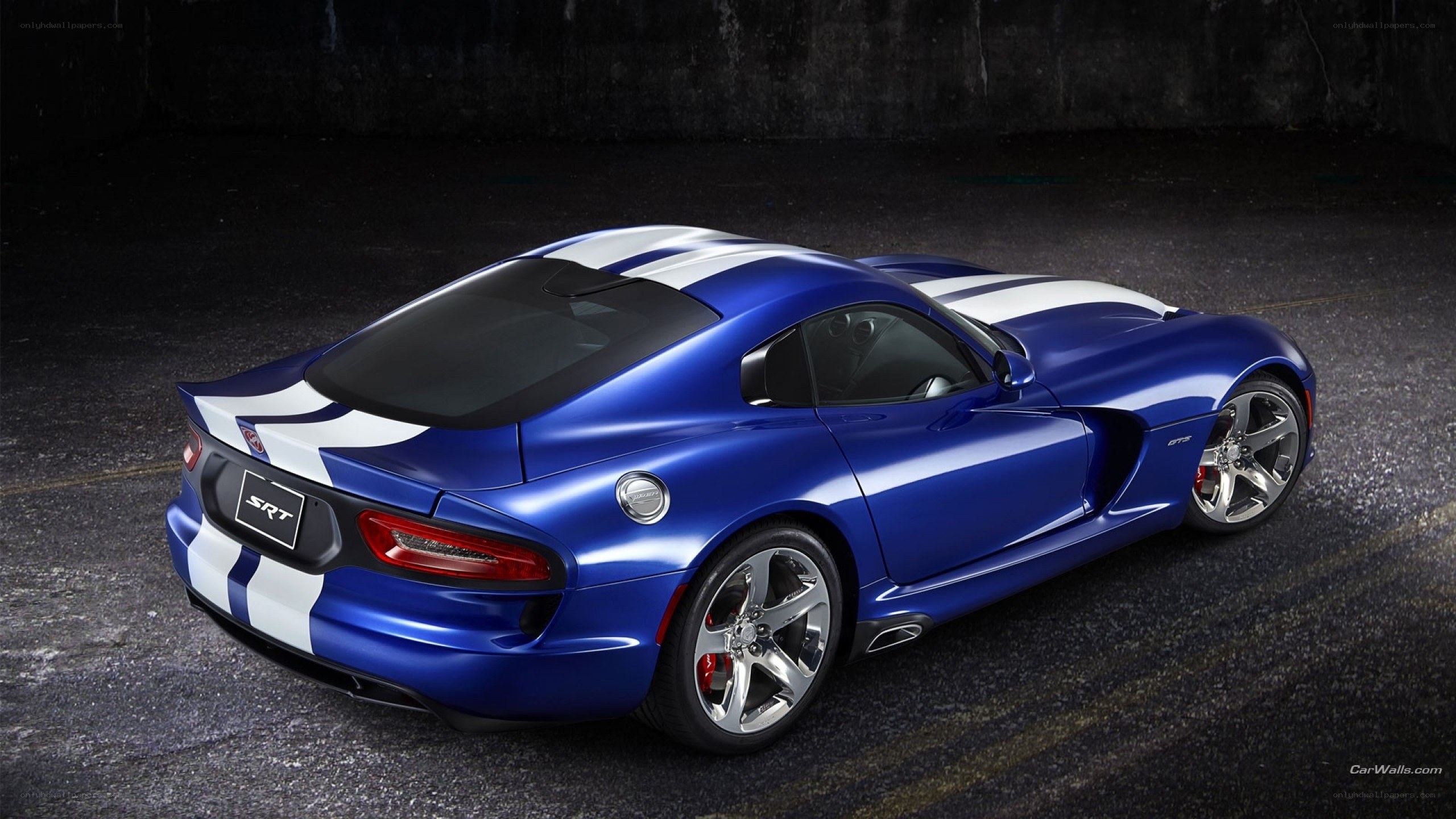 blue dodge viper srt