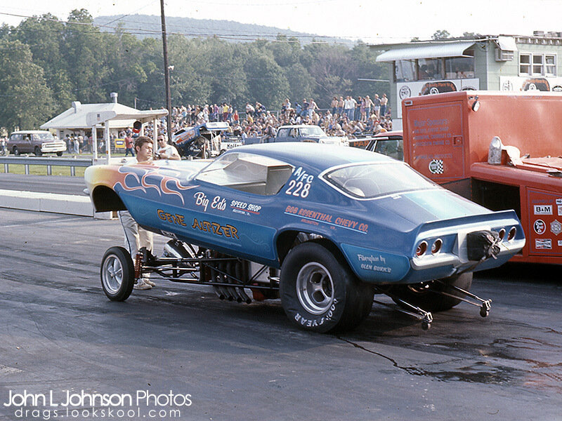 Blue Drag Racing Car — Active