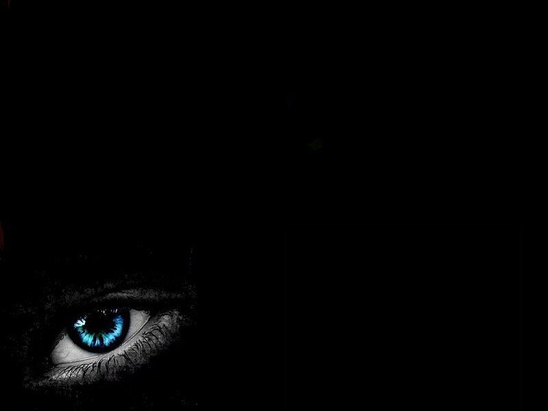 blue eye in darkness