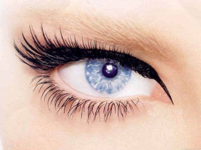 Blue Eye with Eyelashes — Neutral